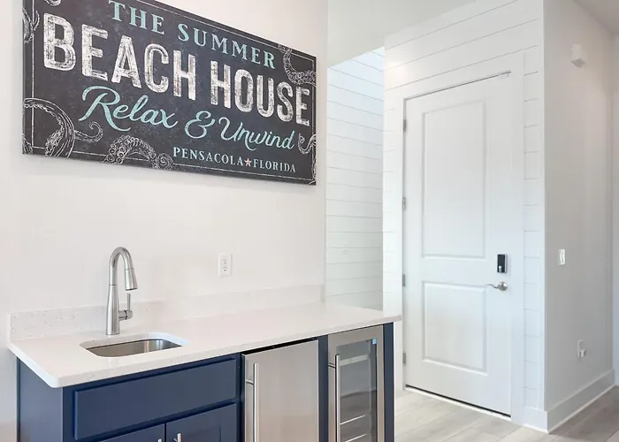 Summer House At Yacht Harbor