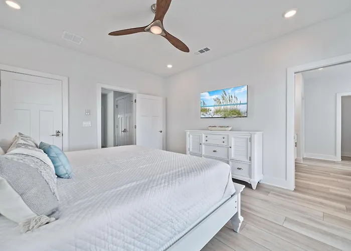 Summer House At Yacht Harbor Pensacola